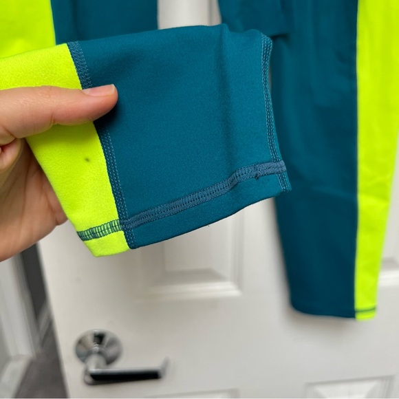 Fabletics Matching Set On-The-Go PowerHold® High-Waisted Legging and top size L - Picture 7 of 14